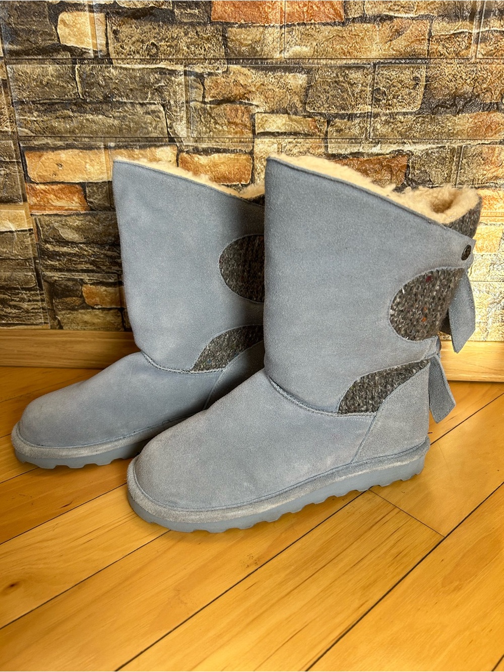 BearPaw Light Blue Suede Shearling Bow Back Winter Boots Women’s 9
